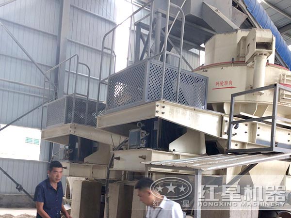 河卵石打砂機(jī)，時(shí)產(chǎn)100噸左右的機(jī)子就是它