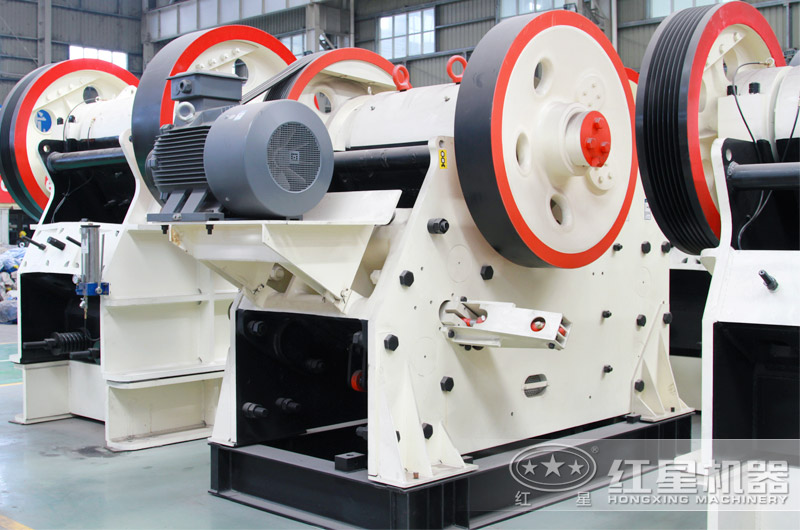 時產(chǎn)150噸的顎式破碎機(jī)哪家便宜？