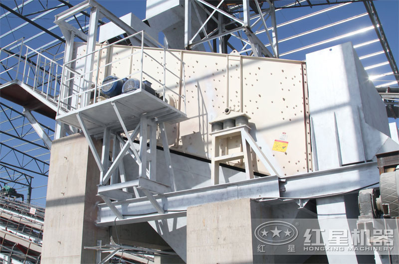 振動(dòng)篩制造廠家就找河南紅星，固定式、移動(dòng)式都有