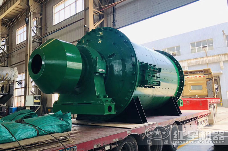 紅星球磨機(jī)裝車發(fā)往河北現(xiàn)場 紅星球磨機(jī)裝車發(fā)往河北現(xiàn)場