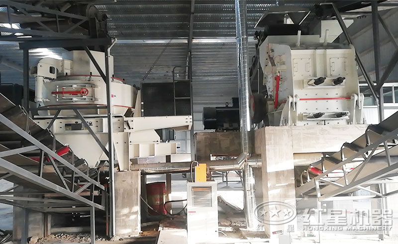 客戶來廠咨詢：想購買日產(chǎn)1000噸的制砂機，有推薦的型號嗎？