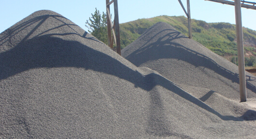 時產50噸對輥式制砂機工作視頻放送，多角度了解設備生產