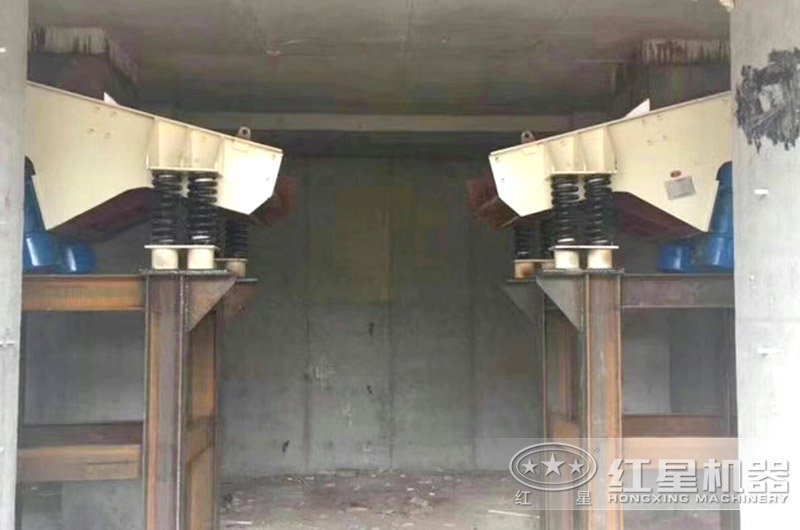 振動給料機現(xiàn)場圖 振動給料機現(xiàn)場圖