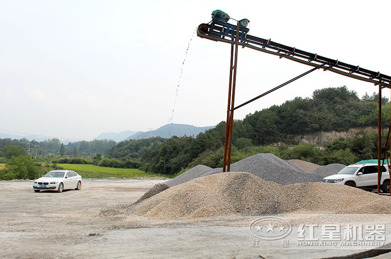 機(jī)制砂生產(chǎn)現(xiàn)場 機(jī)制砂生產(chǎn)現(xiàn)場