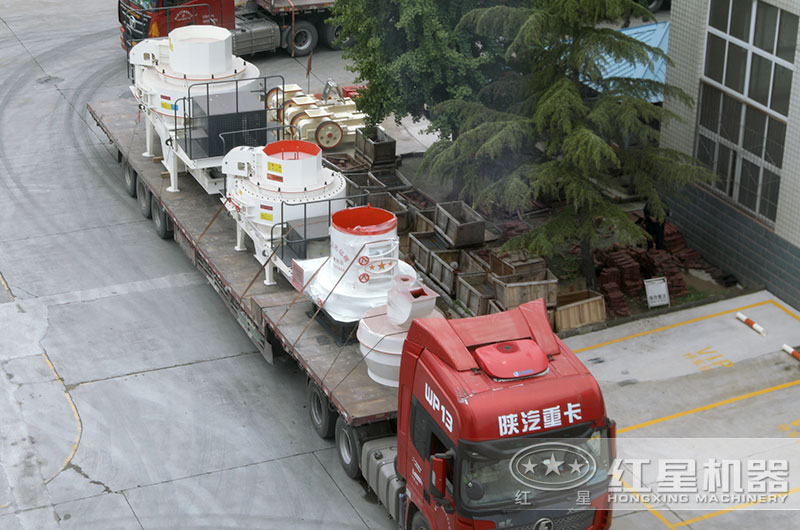 紅星新型鵝卵石制砂機發(fā)貨現(xiàn)場 紅星新型鵝卵石制砂機發(fā)貨現(xiàn)場