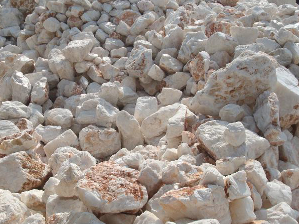 方解石磨粉生產(chǎn)設(shè)備與流程分析，生產(chǎn)廠家介紹