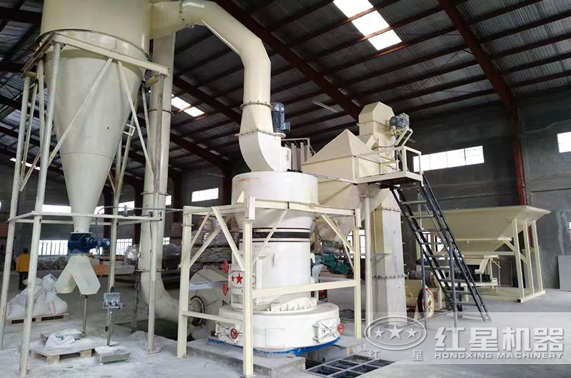 方解石磨粉生產(chǎn)現(xiàn)場 方解石磨粉生產(chǎn)現(xiàn)場