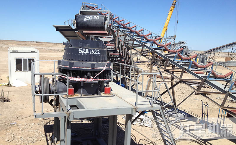 復(fù)合圓錐破碎機(jī)生產(chǎn)現(xiàn)場